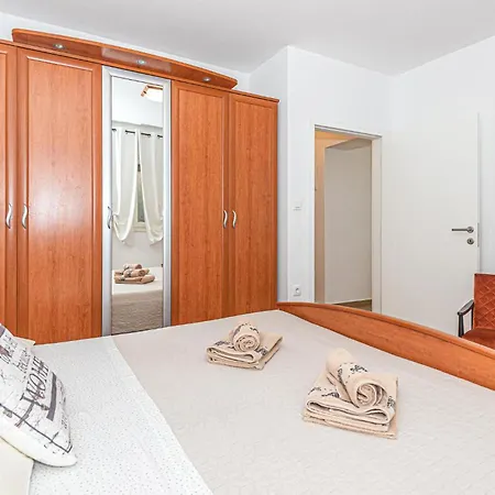 3 Bedroom Lovely In * Vrpolje