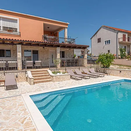 3 Bedroom Lovely In Vrpolje