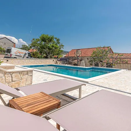 3 Bedroom Lovely In *