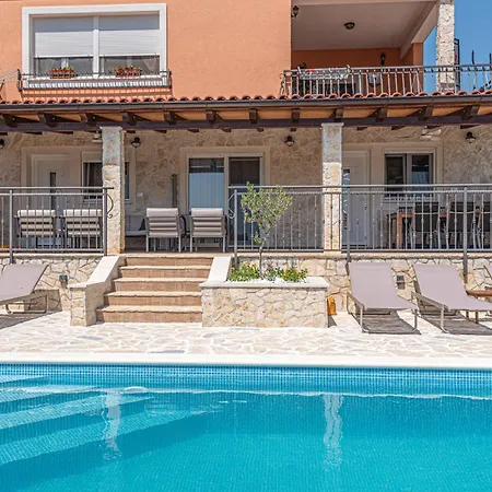 Apartman 3 Bedroom Lovely In *