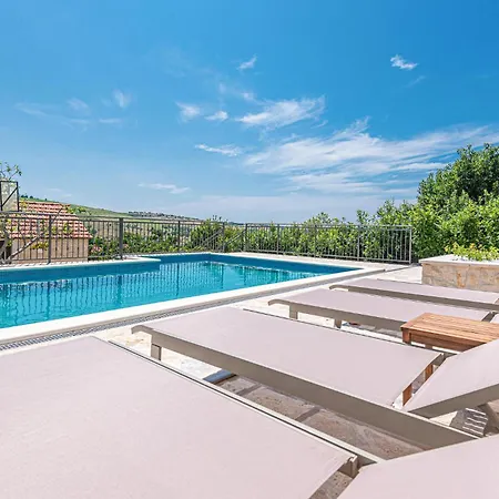 3 Bedroom Lovely In Apartman *