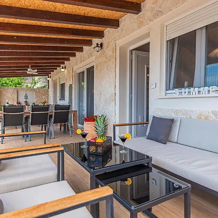 3 Bedroom Lovely In