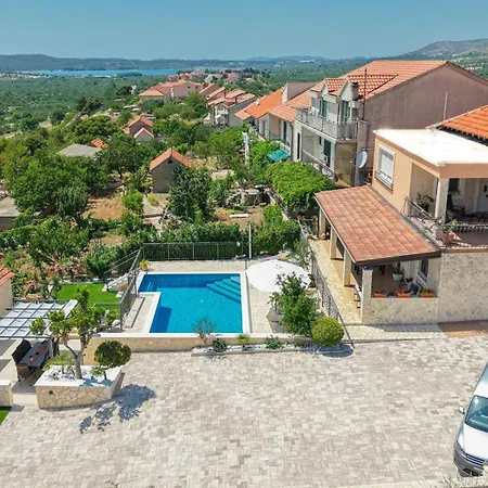 3 Bedroom Lovely In *