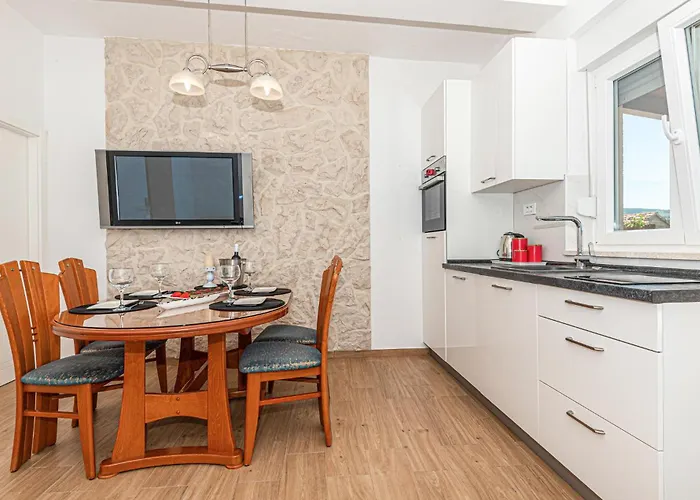 3 Bedroom Lovely In Apartamento *