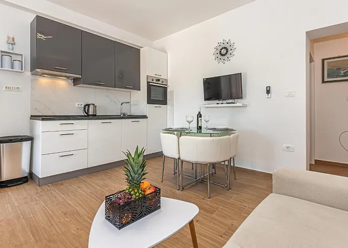 3 Bedroom Lovely In *