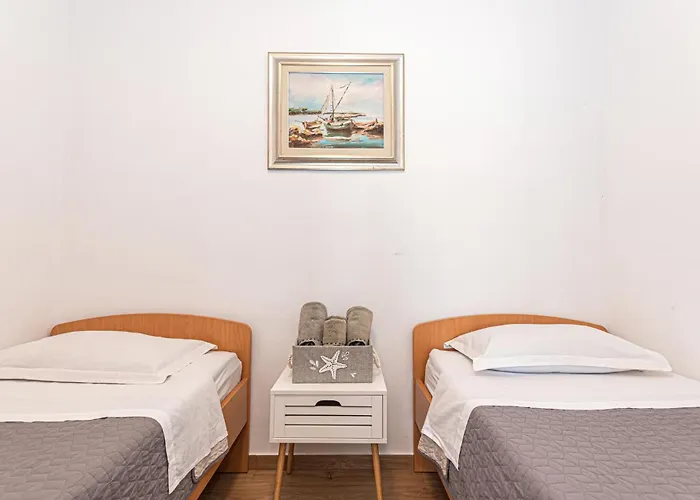 Apartamento 3 Bedroom Lovely In Vrpolje