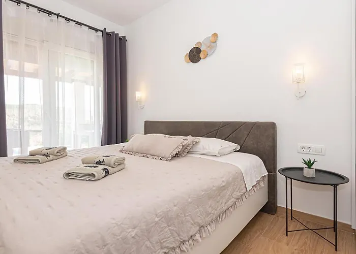 Apartamento 3 Bedroom Lovely In Vrpolje