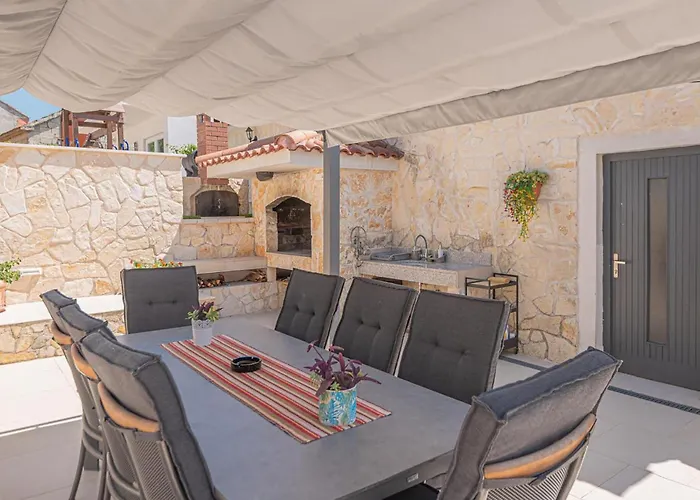 Apartamento 3 Bedroom Lovely In *