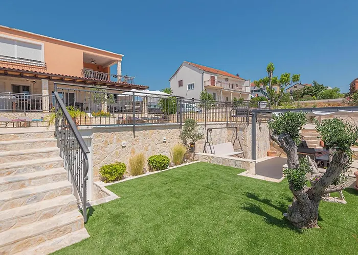 Apartamento 3 Bedroom Lovely In