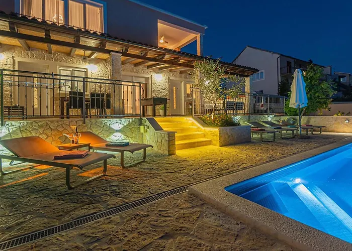 3 Bedroom Lovely In Apartamento *